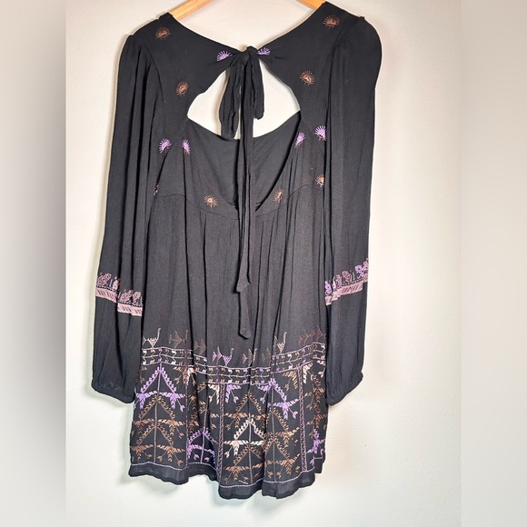 Free People RHIANNON EMBROIDERED PEASANT MINI DRESS BLACK - Picture 3 of 15